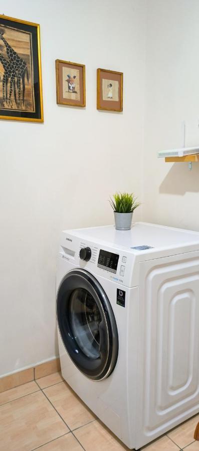 Central Apartment, Fully Equipped Himara Kültér fotó
